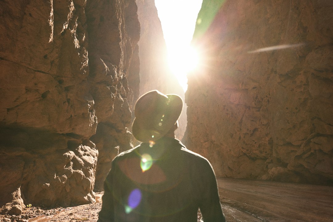 Creating Compelling Stories for Iconic Travel Spots
